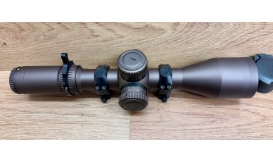 S/H Vortex Razor HD 4.5-27X56 EBR7C MOA Reticule